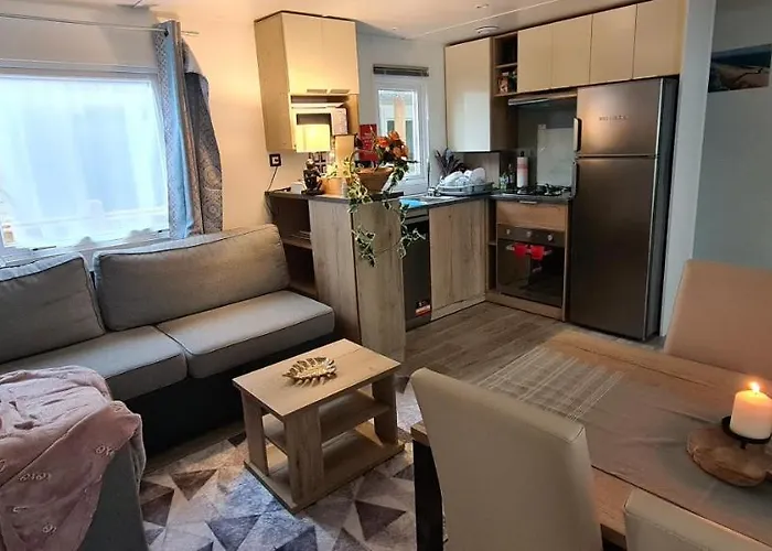 Mobilhome 2 ch,1 salon 40m2 de Charme dans camping ***